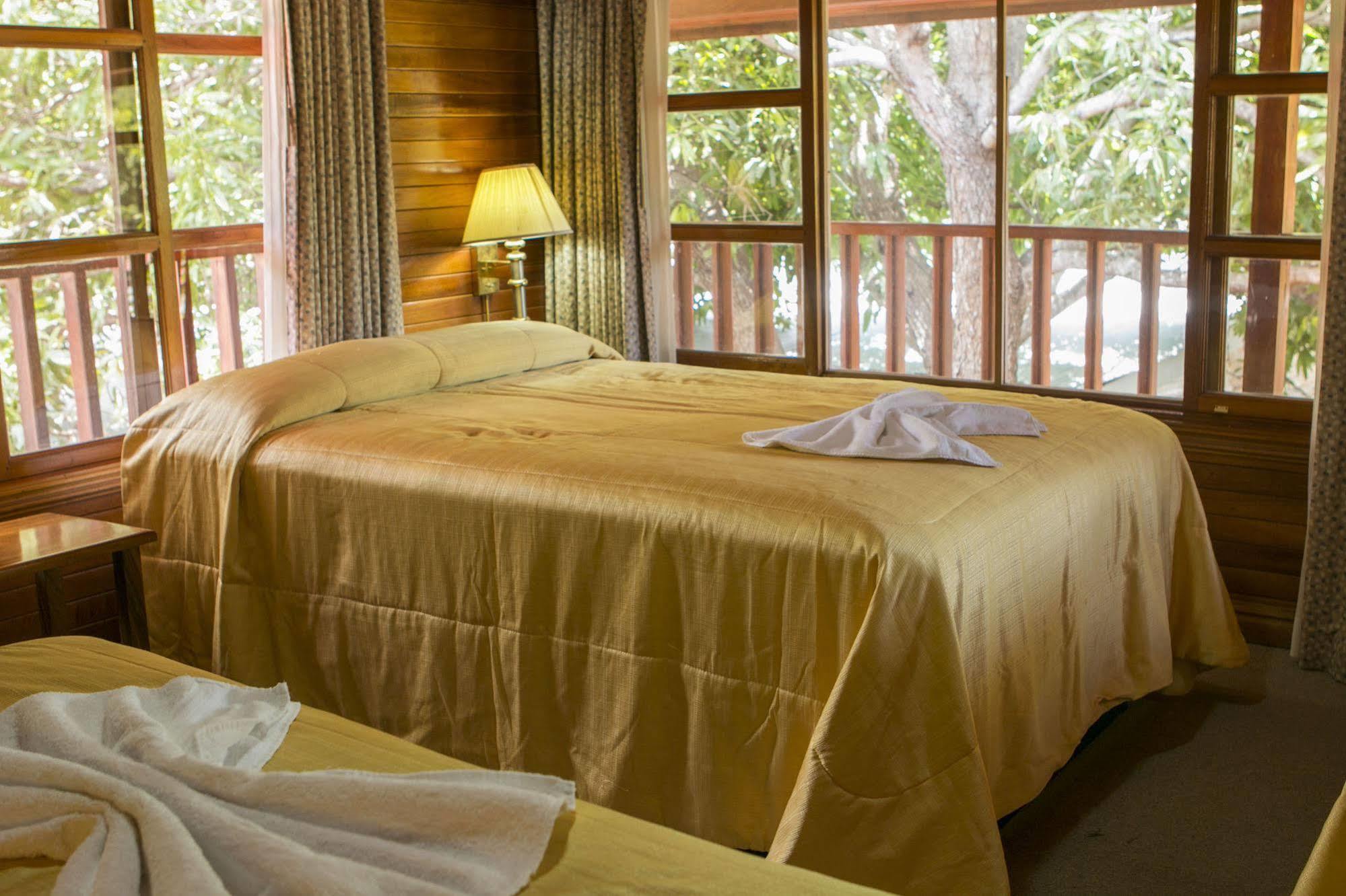 Santa Elena Lodge Cuajiniquil ภายนอก รูปภาพ
