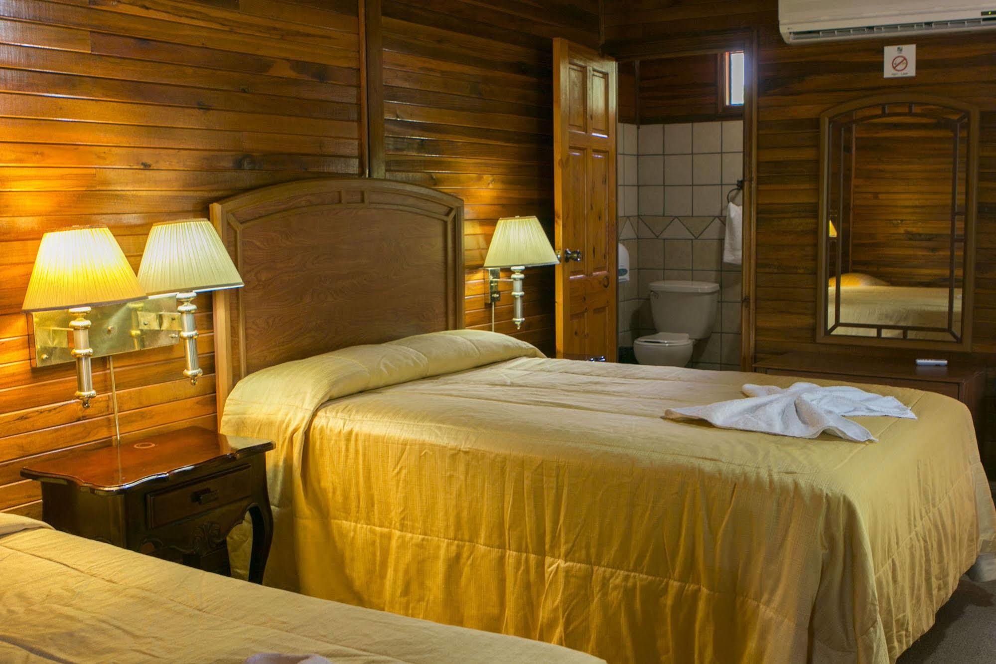 Santa Elena Lodge Cuajiniquil ภายนอก รูปภาพ